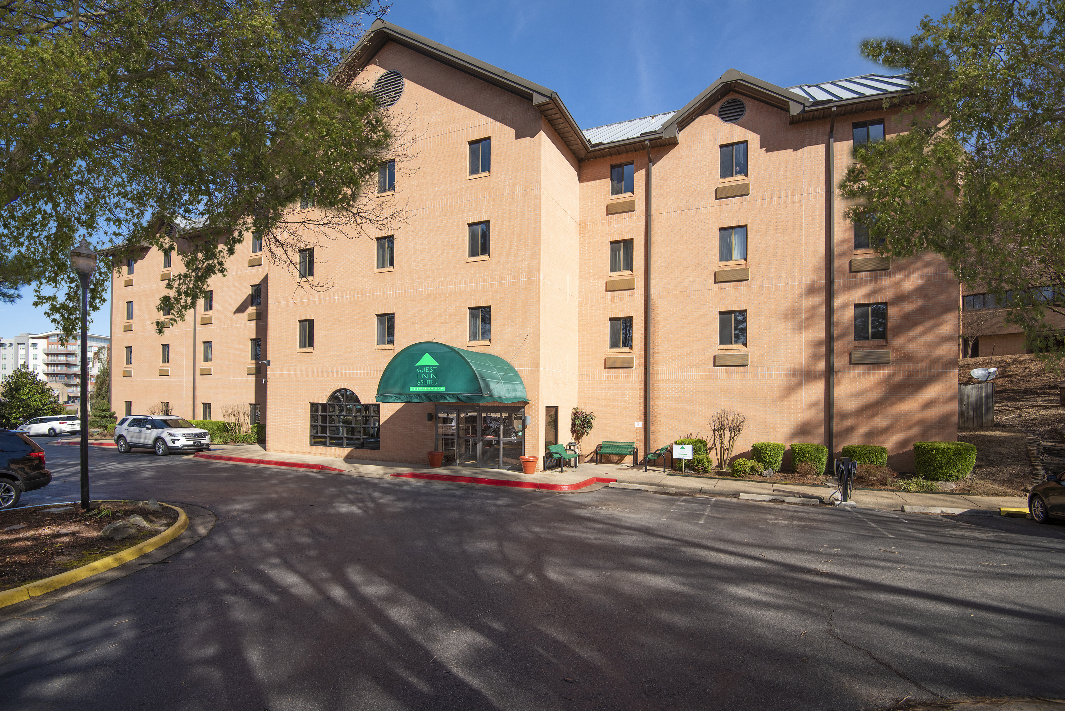 Guest Inn & Suites hotel